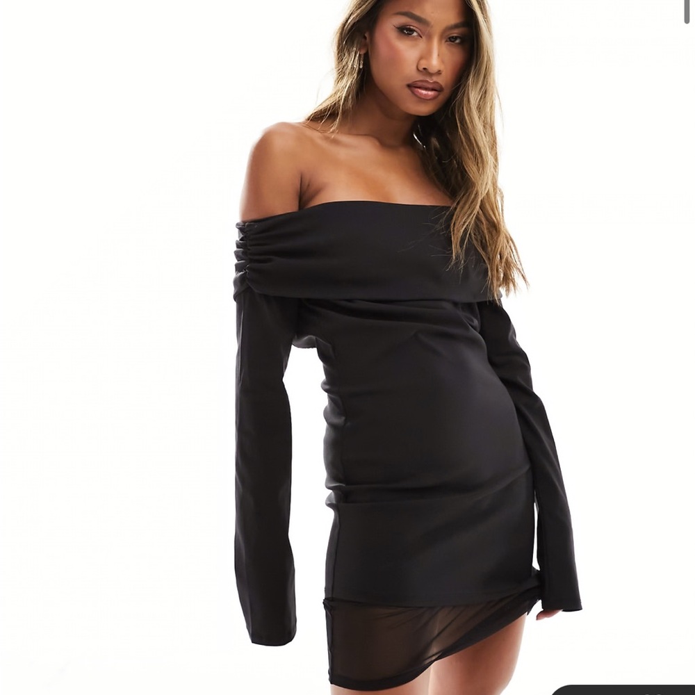 Black long sleeve Bardot dress from ASOS
Size small (US 4)